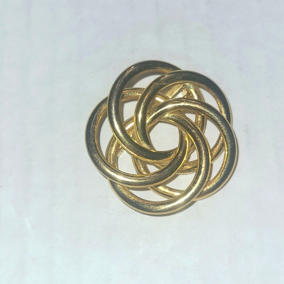 Brooch Vintage gold tone Twisted Love Knot rollover pin 1.5" diameter - Picture 1 of 3